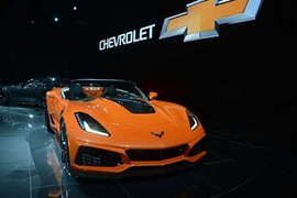 Siêu xe Chevrolet Corvette ZR1 "chốt giá" 21 tỷ đồng