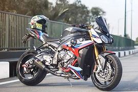 Xe môtô BMW S1000R giá 588 triệu độ "quái vật" ở Sài Gòn