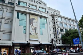 Đóng cửa 4 trung tâm thương mại, Parkson báo lỗ quý 7 liên tiếp