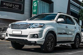 Dân chơi Sài Gòn độ Toyota Fortuner thành xe 4 chỗ hạng sang