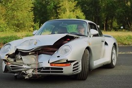 Đống sắt vụn Porsche nát đầu có giá tới nửa triệu đô la