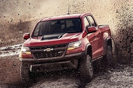 Chevrolet Colorado ZR2 giá 1 tỷ đồng "đấu" Ford Ranger Raptor