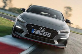 Xe gia đình Hyundai i30 Fastback N 2019 có gì hot?