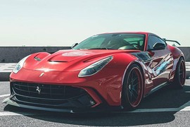 Ferrari F12 Berlinetta "độ khủng" của đại gia Việt lên báo Tây