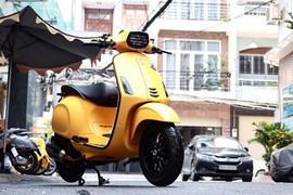 Dân chơi Sài Gòn chi gần trăm triệu độ Piaggio Vespa Sprint