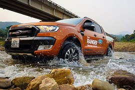 Ford Ranger tại Việt Nam có thể bung cửa khi đang chạy 