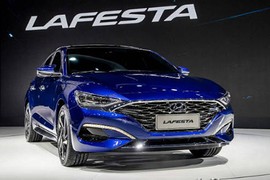 Hyundai Lafesta 2019 giá từ 404 triệu “đấu” Toyota Corolla