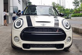 MINI Cooper S 2019 đã có mặt tại đại lý ở Sài Gòn