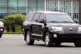 Toyota Land Cruiser đặc biệt của Triều Tiên xuất hiện tại Hà Nội