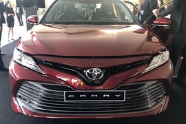 "Soi" chi tiết Toyota Camry 2019 tiền tỷ tại Việt Nam