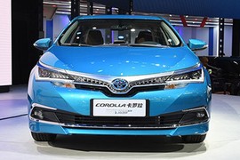 Toyota Corolla "uống" 1,3 lít xăng/100km giá từ 656 triệu đồng