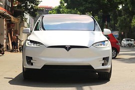 Tesla Model X P100D hơn 8 tỷ lên sàn xe cũ Hà Nội