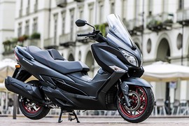 Suzuki Burgman 180 "đối thủ" Honda PCX và Yamaha NMax