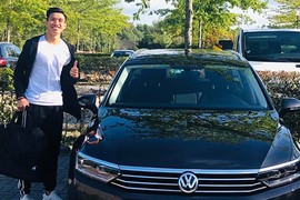 "Soi" xe Volkswagen Passat tiền tỷ ở Hà Lan của Văn Hậu 