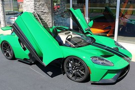 Xe thể thao Ford GT dùng chán bán hơn 30 tỷ đồng