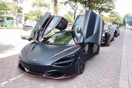 Siêu xe McLaren 720S đọ dáng Rolls-Royce mạ vàng ở Hà Nội