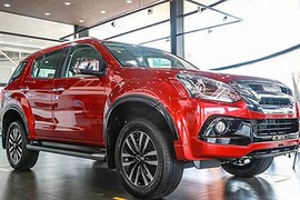 Isuzu Mu-X giảm tới 165 triệu đồng tại Việt Nam, mong thoát "ế"