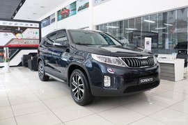 Kia Sorento giảm cả trăm triệu tại Việt Nam để "dọn kho"