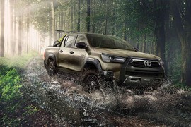 Toyota HiLux mới là xe bán tải tốt nhất thế giới năm 2021