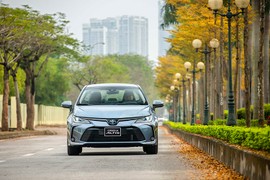 Cận cảnh Toyota Corolla Altis 2022 tại Việt Nam từ 719 triệu đồng