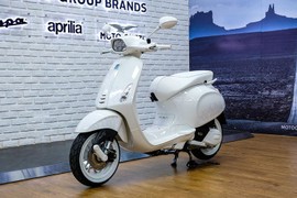 Cận cảnh Vespa Sprint Justin Bieber, từ 115,5 triệu tại Việt Nam