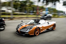 Siêu "thần gió" Pagani Huayra mui trần triệu đô của đại gia Indonesia