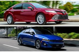 Toyota Camry "vượt mặt" KIA K5, bán chạy nhất phân khúc tháng 11/2022