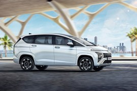 Hyundai Stargazer X mới từ 324 triệu đồng, "đấu" Mitsubishi Xpander Cross