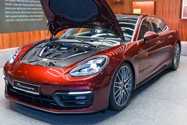 Hàng trăm xe sang Porsche Panamera tại Việt Nam "dính án" triệu hồi