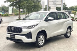 Toyota Innova Cross ngược dòng tăng trưởng, vẫn chưa thoát ế