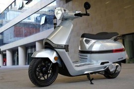 Aura Halo Penta chỉ 49 triệu đồng, đối thủ Honda SH và Vespa