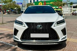 Lexus RX 300 chạy 3 năm lên sàn xe cũ với giá khó tin