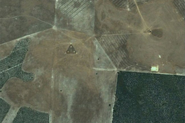 Nóng: Tìm ra vị trí bí mật của tam giác TR-3B UFO trên Google Earth?