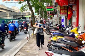 Hà Nội giao Sở Xây dựng lập đề án quản lý vỉa hè