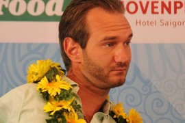 Nick Vujicic nguyện cầu cho Việt Nam mãi sống trong hòa bình