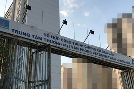 Ảnh: PetroVietnam Landmark bị phong tỏa vẫn trưng biển giao nhà