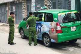 Tài xế taxi công nghệ rút súng bắn lái xe taxi truyền thống ở SG