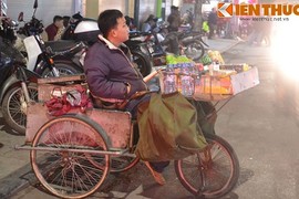 Xót lòng những mảnh đời tha hương kiếm ăn đêm giao thừa