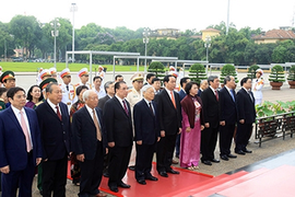 Lãnh đạo Đảng, Nhà nước, Bộ CA viếng Lăng Chủ tịch Hồ Chí Minh