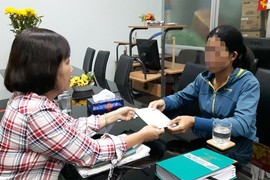 Gửi con tại nhà trẻ tự phát, người mẹ nhận về... thi thể lạnh ngắt