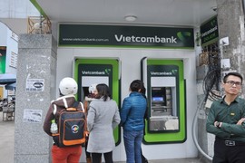 Khách dùng thẻ ATM Vietcombank lại báo mất trộm 72 triệu đồng