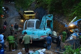 Sụp hầm lò ở Quảng Ninh: Một công nhân bị mắc kẹt