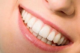 Nhận biết tướng răng suốt đời chỉ thấy tiền