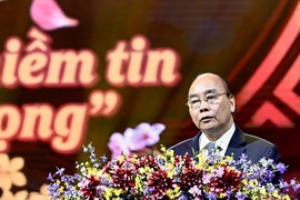 Chủ tịch nước Nguyễn Xuân Phúc chúc Tết kiều bào tiêu biểu 2023