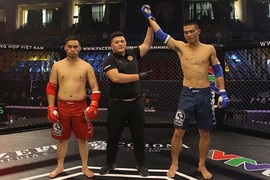 Võ sĩ Phạm Công Minh lập kỷ lục giải MMA số 1 Việt Nam