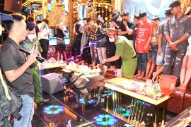  Liên tiếp phát hiện các vụ “bay lắc” trong quán karaoke