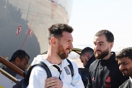 Lý do Messi vắng mặt ở buổi tập là do anh đang ở Doha