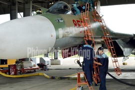 Lặng thầm nâng những cánh bay Su-30MK2 Việt Nam