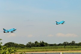 "Đôi cánh ma thuật" Su-22 mở màn huấn luyện đầu xuân