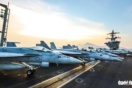 Bên trong “đảo nổi” USS Carl Vinson trên vịnh Đà Nẵng 